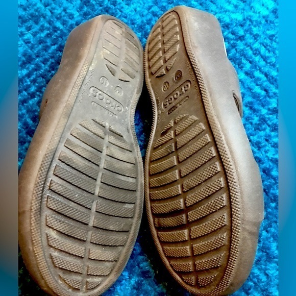 Women’s Slip On CROC Sandals - Picture 6 of 9